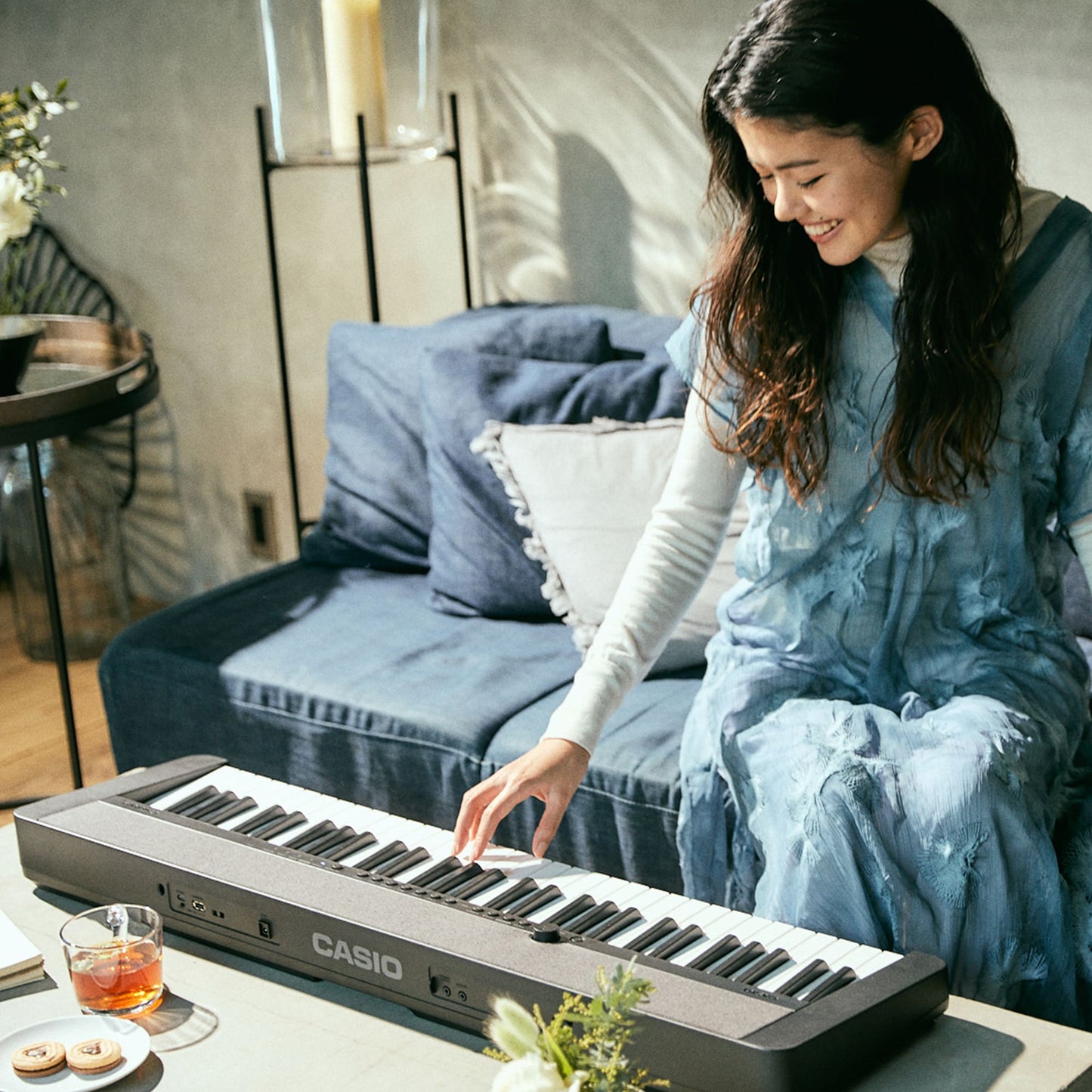 Casio CTS1BKBT | Casiotone Black Portable Keyboard with Wireless Adaptor
