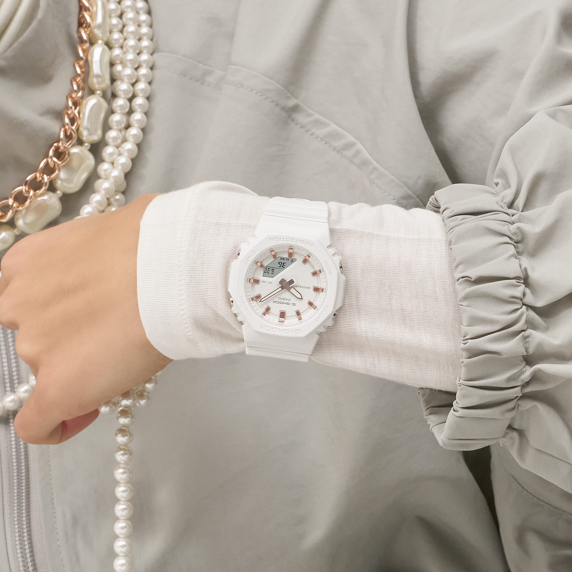 Casio GMAP2100M-7A | G-SHOCK ANALOG-DIGITAL White